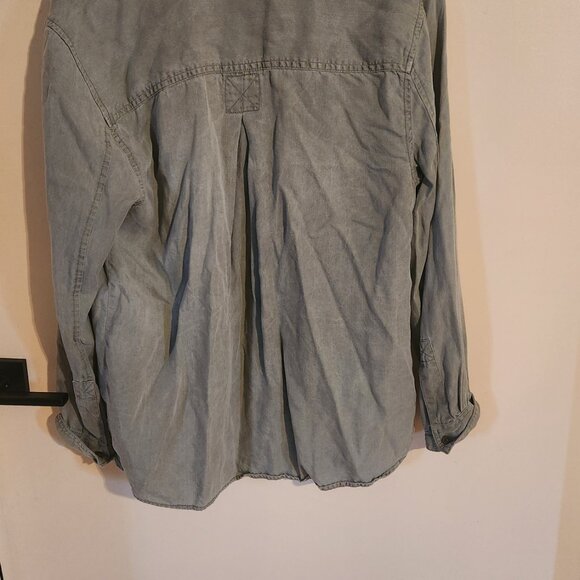 American Eagle button down - Picture 3 of 3